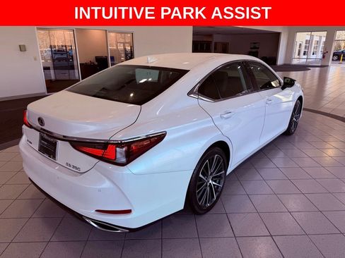 Certified 2025 Lexus ES 350 w/ Premium Package image 7