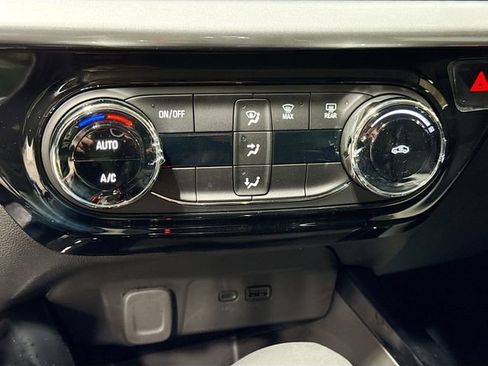 New 2026 Chevrolet Trax LT image 18