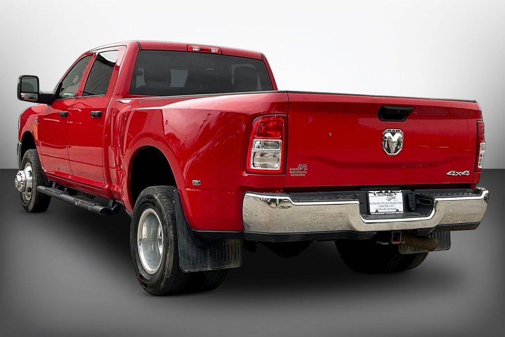 Used 2023 RAM 3500 Tradesman w/ Chrome Appearance Group AWD/4WD image 4