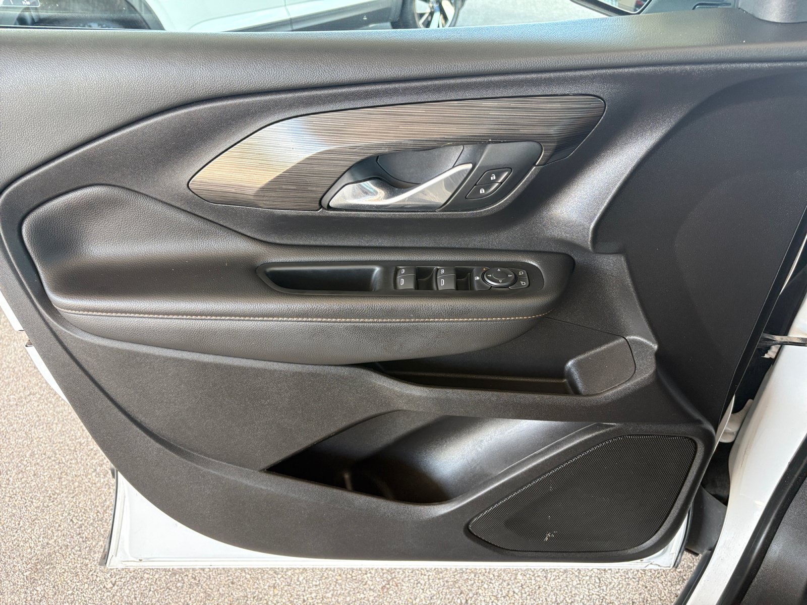 Used 2018 GMC Terrain SLT w/ LPO, Black Accent Package FWD image 23
