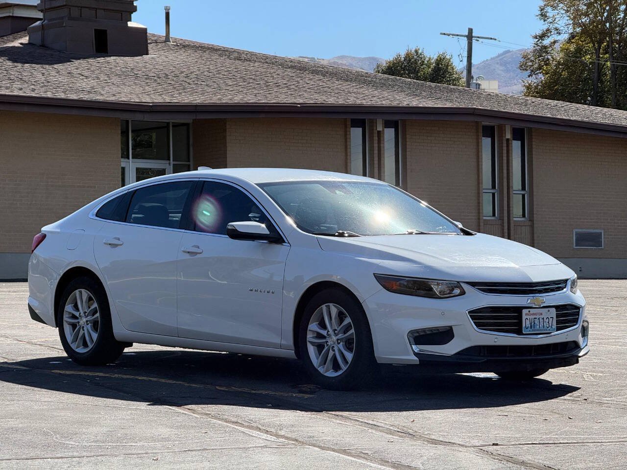 Used 2017 Chevrolet Malibu Hybrid w/ Driver Confidence Package FWD image 7