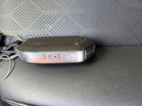 Used 2026 Kia Carnival FWD image 18