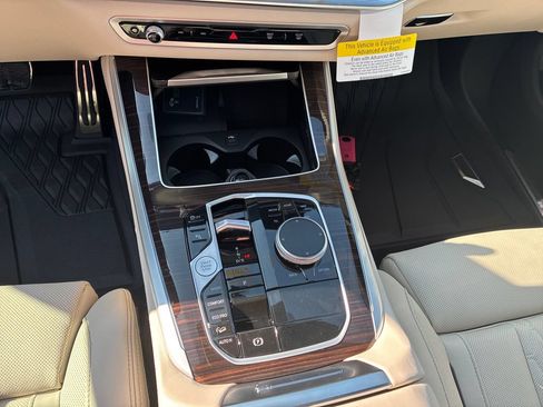 New 2026 BMW X5 xDrive40i w/ M Sport Package AWD/4WD image 15