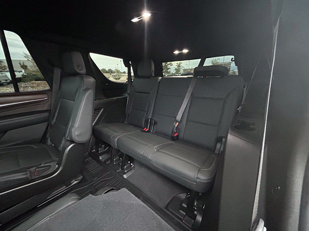 Used 2021 GMC Yukon Denali w/ Denali Ultimate Package AWD/4WD image 28