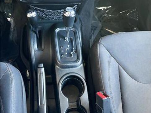 Used 2018 Jeep Wrangler Unlimited Sport S AWD/4WD image 10