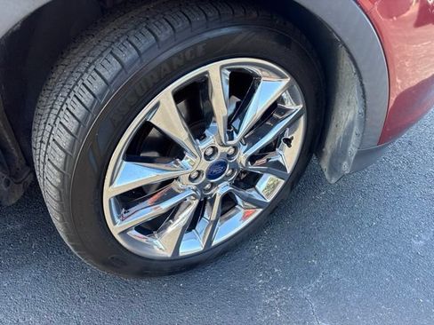 Used 2015 Ford Escape SE w/ SE Chrome Package FWD image 4