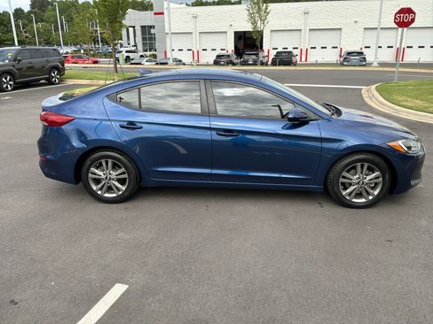 Used 2018 Hyundai Elantra SEL FWD image 11