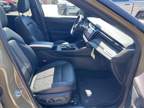 New 2026 Jeep Cherokee Overland w/ Advanced Pro Tech Group AWD/4WD image 22