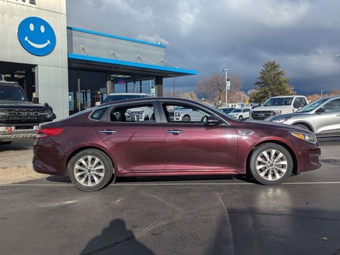 Used 2016 Kia Optima LX image 2