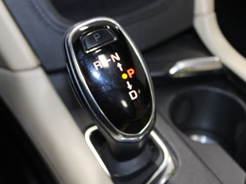 Used 2018 Cadillac XT5 Premium Luxury FWD image 29