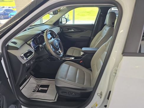 Used 2021 Chevrolet TrailBlazer LT w/ Premium Seating Package AWD/4WD image 13