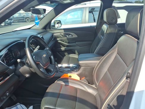 Used 2023 Chevrolet Traverse Premier AWD/4WD image 7