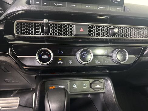 Used 2025 Honda Civic Sport image 15