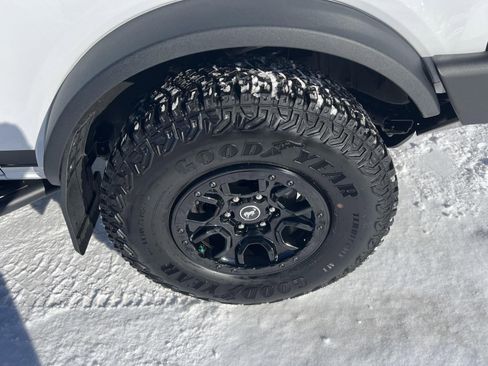 Used 2023 Ford Bronco Wildtrak image 8