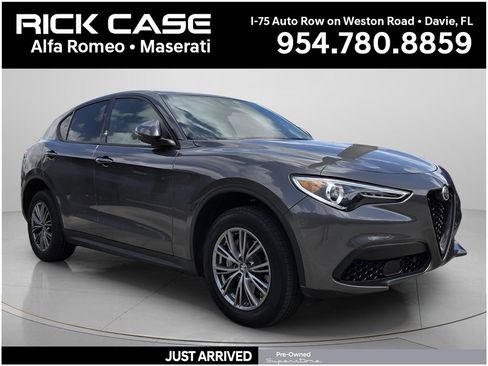 Used 2023 Alfa Romeo Stelvio Sprint image 1