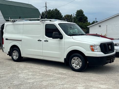 Used 2017 Nissan NV 2500 SV w/ Technology Package RWD image 3