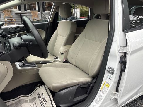 Used 2019 Ford Fiesta SE image 12