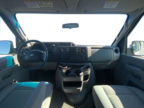 Used 2009 Ford E-150 and Econoline 150 Wagon image 14