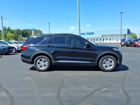 Used 2022 Ford Explorer XLT AWD/4WD image 7