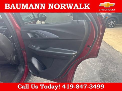 Used 2025 Chevrolet TrailBlazer LT FWD image 19