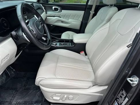 Used 2023 Kia Sorento EX w/ Panoramic Sunroof Package FWD image 22