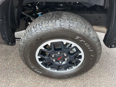 Used 2025 Toyota Tacoma TRD Off-Road image 18