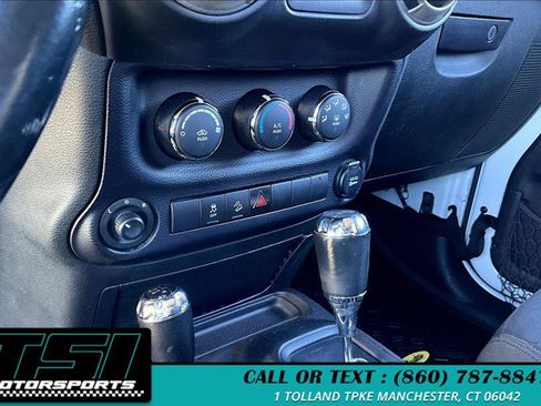 Used 2015 Jeep Wrangler Unlimited Sport w/ Quick Order Package 24S AWD/4WD image 33
