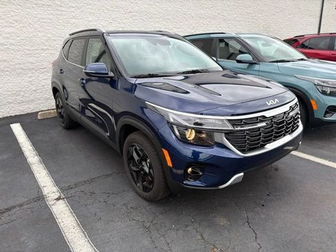 Used 2026 Kia Seltos EX w/ EX Sunroof Package AWD/4WD image 3