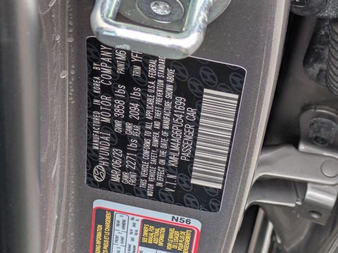 Certified 2023 Hyundai Elantra SEL FWD image 28