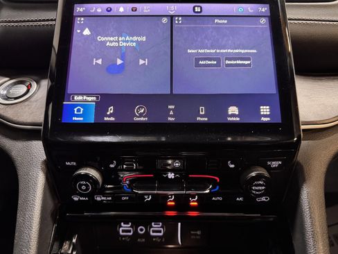 Used 2023 Jeep Grand Cherokee Limited w/ MOPAR Finishing Package image 17