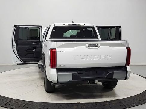 Used 2025 Toyota Tundra Limited AWD/4WD image 14