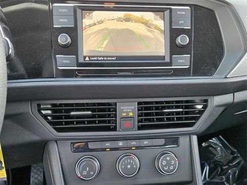 Used 2022 Volkswagen Jetta S image 21