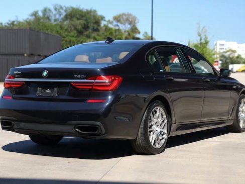 Used 2016 BMW 750i xDrive AWD/4WD image 13