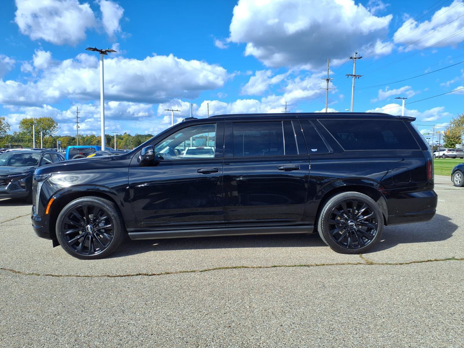 Used 2025 Cadillac Escalade ESV Sport Platinum AWD/4WD image 8