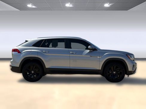 Used 2023 Volkswagen Atlas Cross Sport SE FWD image 8
