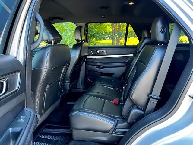 Used 2019 Ford Explorer XLT w/ Equipment Group 202A AWD/4WD image 22