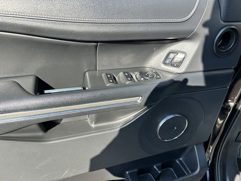 Used 2024 Ford Expedition Max XLT image 20