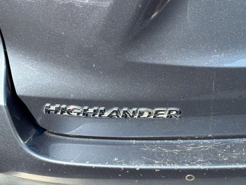 Used 2017 Toyota Highlander Limited image 10