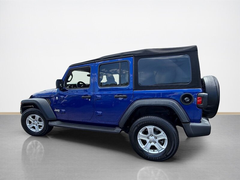 Used 2018 Jeep Wrangler Unlimited Sport S AWD/4WD image 7