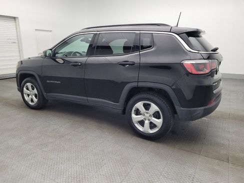 Used 2018 Jeep Compass Latitude w/ Popular Equipment Group AWD/4WD image 3