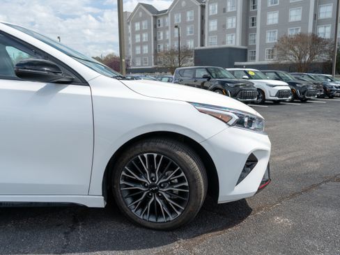 Used 2023 Kia Forte GT-Line w/ GT-Line Premium Package image 11