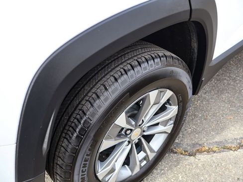 Used 2025 Chevrolet Equinox LT image 37