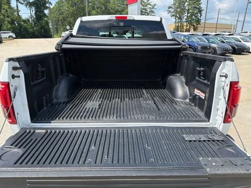 Used 2017 Ford F150 Lariat w/ Equipment Group 502A Luxury AWD/4WD image 15