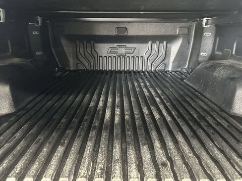 Used 2024 Chevrolet Silverado 1500 LT AWD/4WD image 26