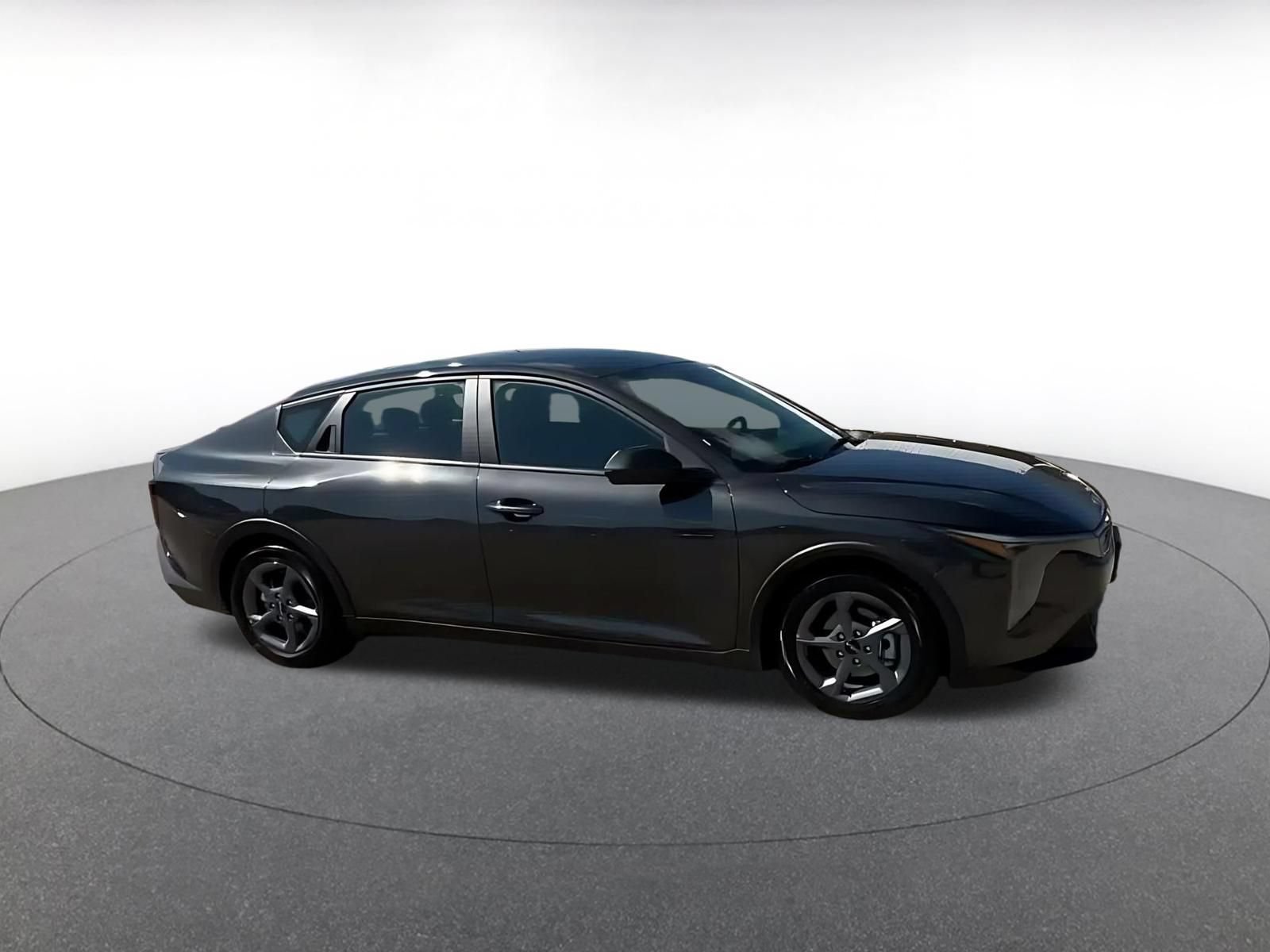 Used 2026 Kia K4 FWD image 2
