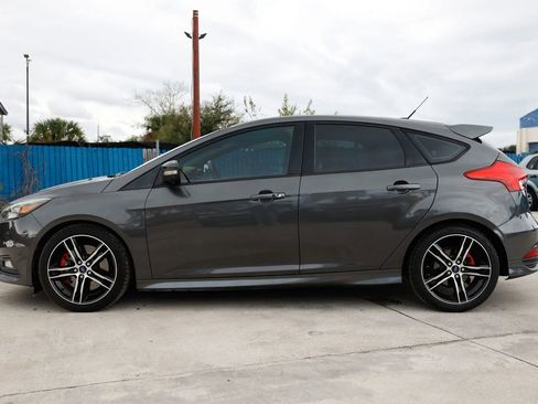 Used 2016 Ford Focus ST image 4