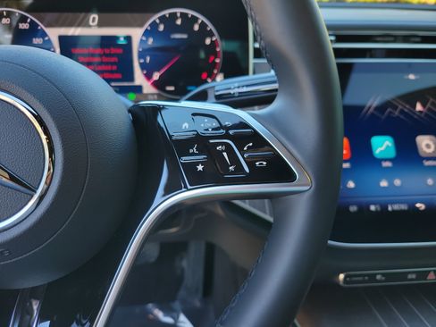 Used 2025 Mercedes-Benz E 450 4MATIC Sedan image 29