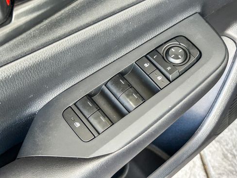 Used 2024 Toyota Prius Prime FWD image 25