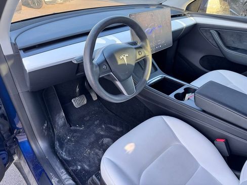 Used 2023 Tesla Model Y Long Range image 17