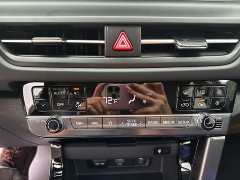 New 2026 Kia Seltos SX w/ SX Sunroof Package image 38